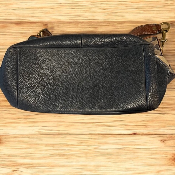 Beautiful Navy Coach Shoulder Bag in Excellent Condition - Picture 7 of 12